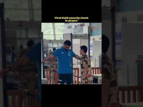 Virat Kohli checking in airport