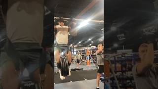 How People React To Weighted Pullups 😂
