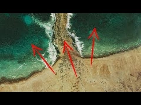 فيديو: من شق البحر الأحمر؟