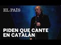 Serrat interrumpe un concierto cuando le piden que cante el cataln