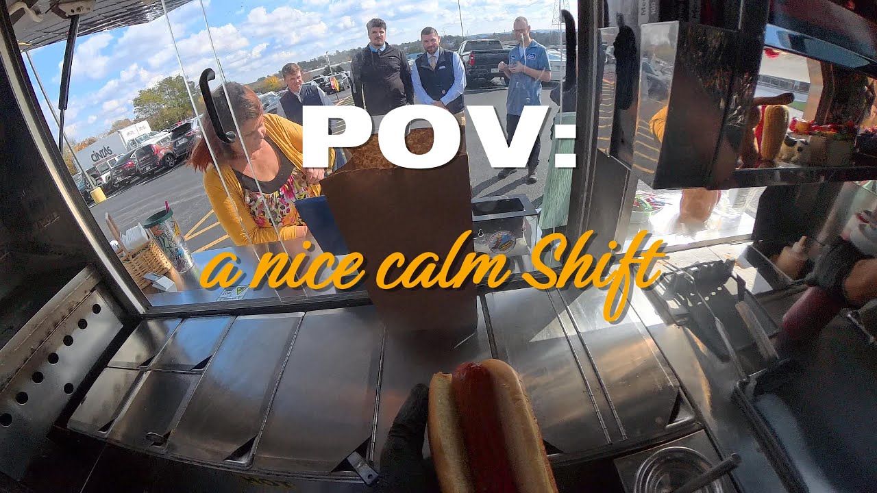 POV: Спокойная смена у лотка с хот-догами!