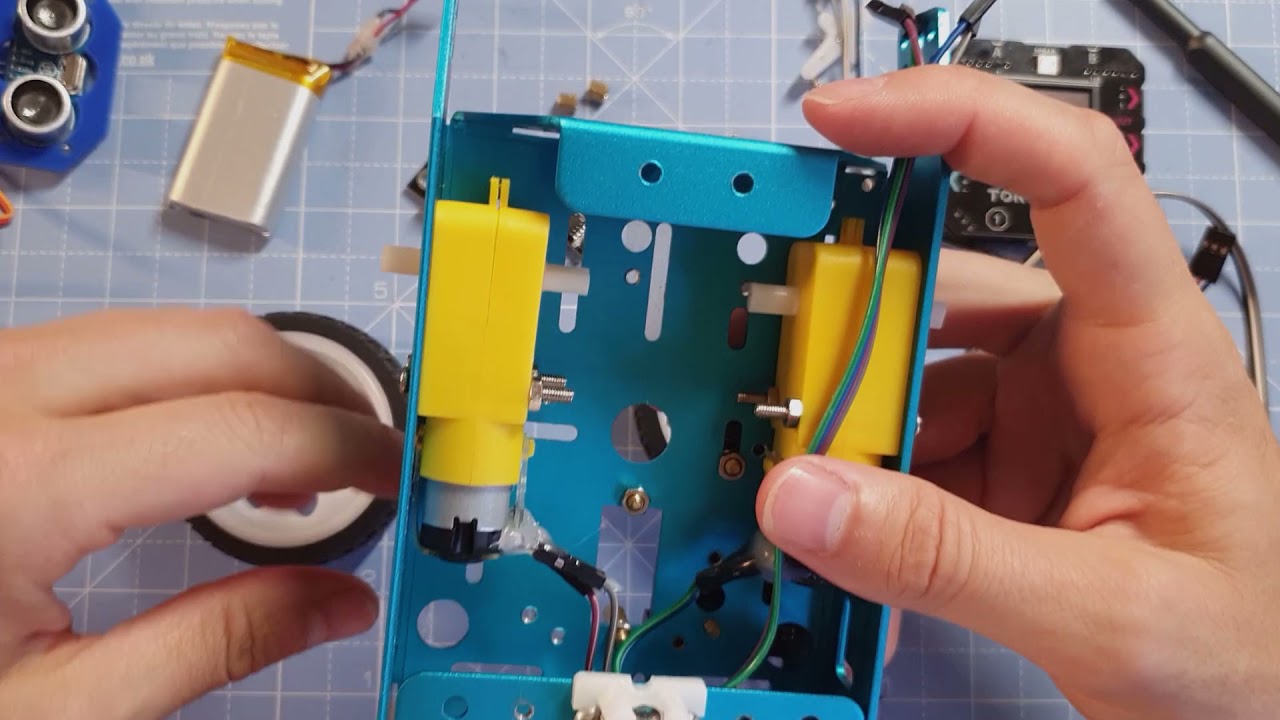 Sumo robot assembly Tokymaker