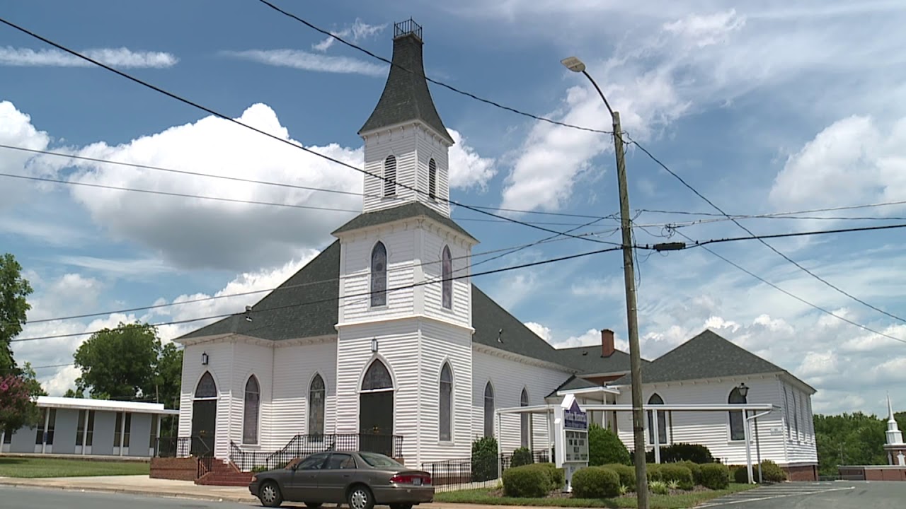 Fire damages Ramseur house used in 'Children of the Corn 2' YouTube