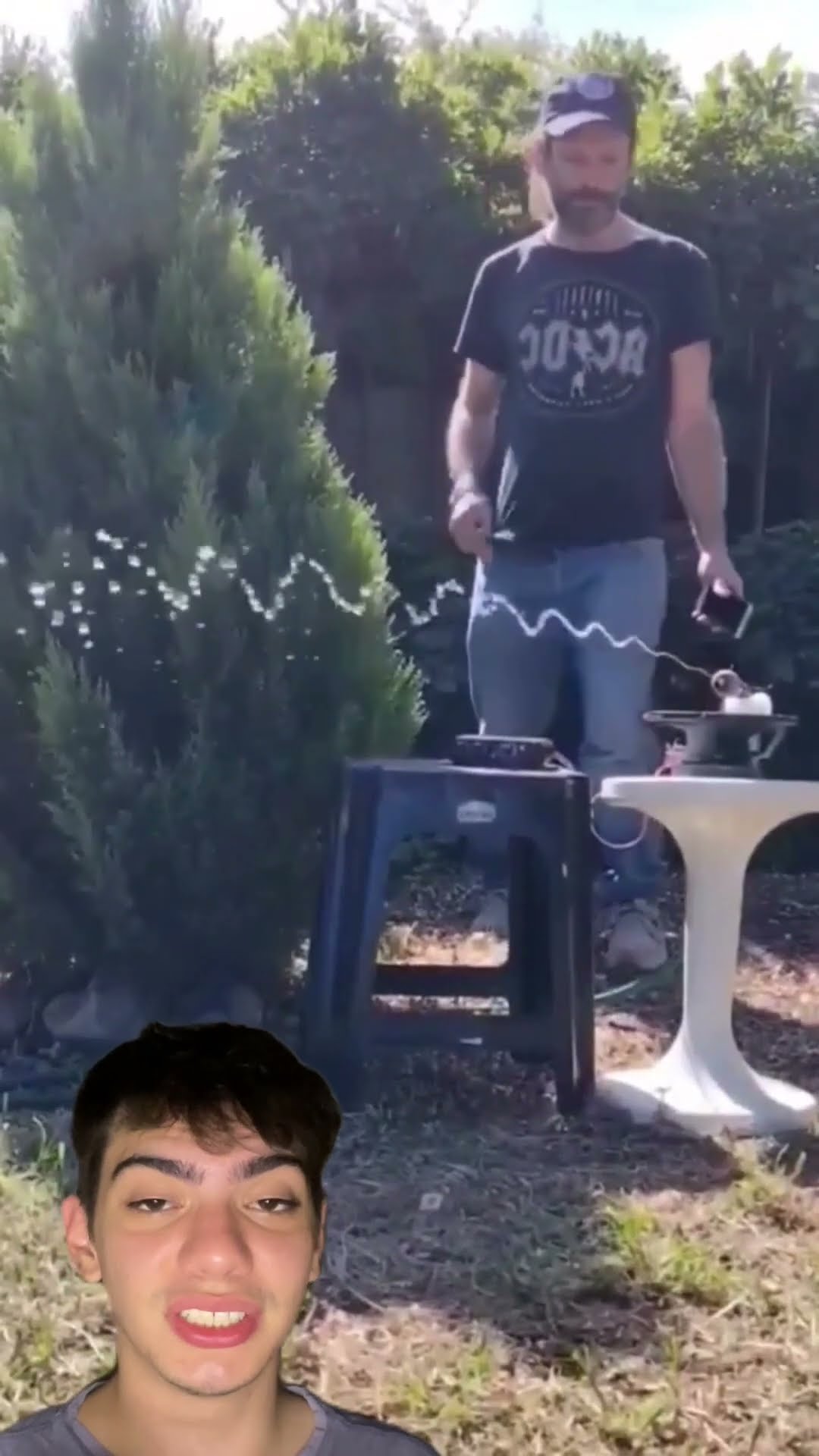 ? O som muda o ambiente e sua vida! Já viu como as ondas sonoras interagem com um jato de água?
