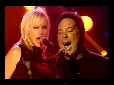 TOM JONES - Burning Down The House (Lottery Show 1999) THE CARDIGANS -  YouTube
