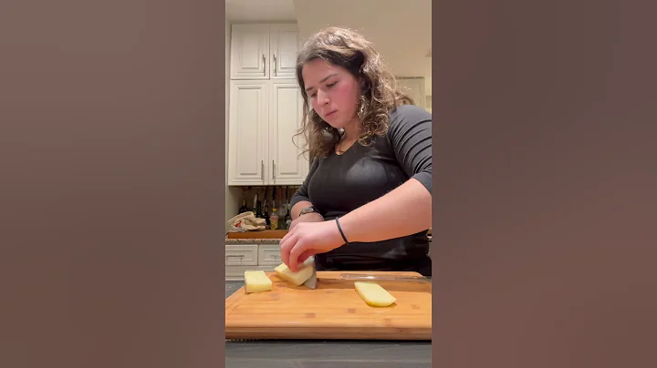 NYC Culinary Student - Knife Skills Practical Exam 1 (Med. Dice) 🥔 - DayDayNews