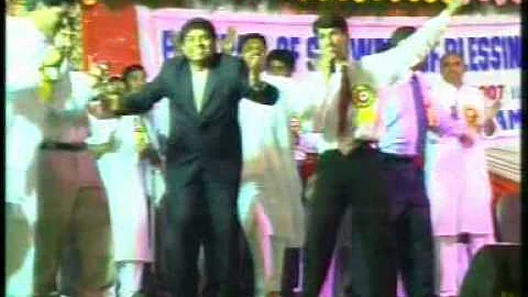 Johny Lever & Gopal Masih in Batala(Pb) Crusade 2006. (Hindi Christian Song)