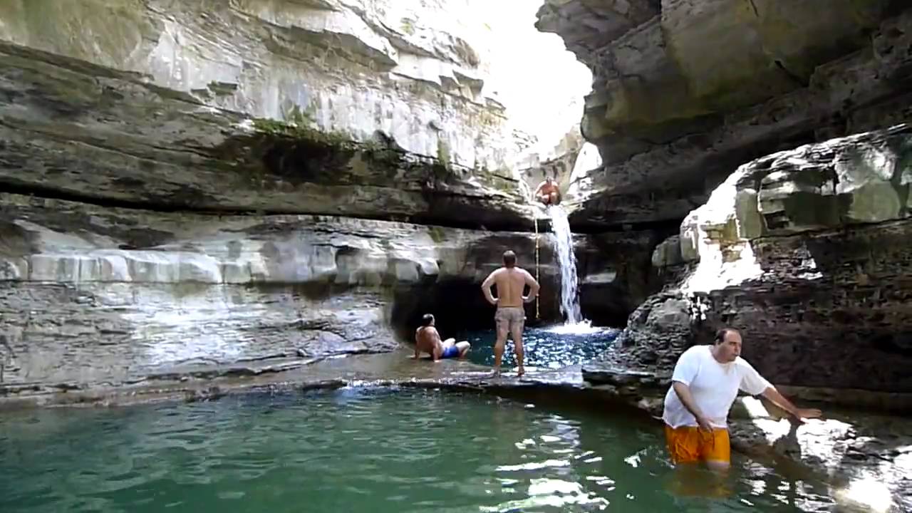 cascata della grotta urlante a premilcuore