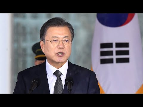 문대통령 "11월까지 집단면역 완성…가짜뉴스 경계를" / 연합뉴스TV (YonhapnewsTV)