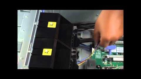 IBM System x 3300 M4 Removing the Fan Assembly