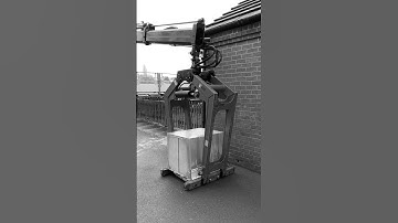 B&Q delivery truck.  How bulk Home delivery bulk B&Q