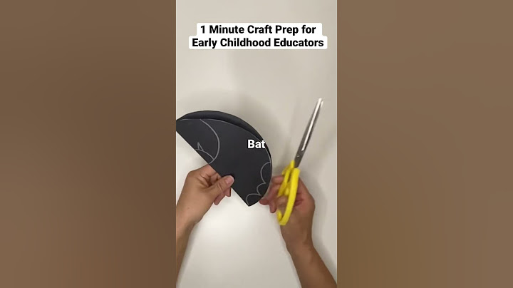 How to cut out a bat shape really quick 🦇#halloween #halloweendecoration #classroomdecoration