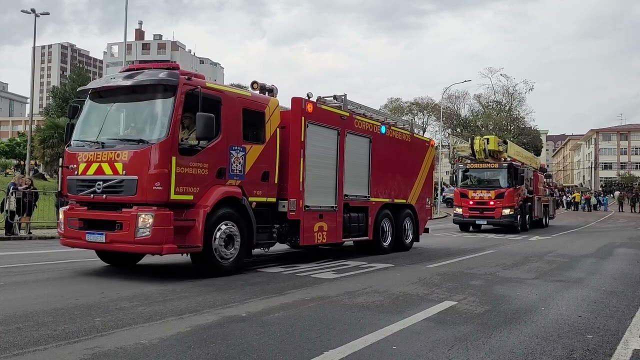 Desfile Cívico Militar das viaturas no 7 de Setembro em Curitiba.