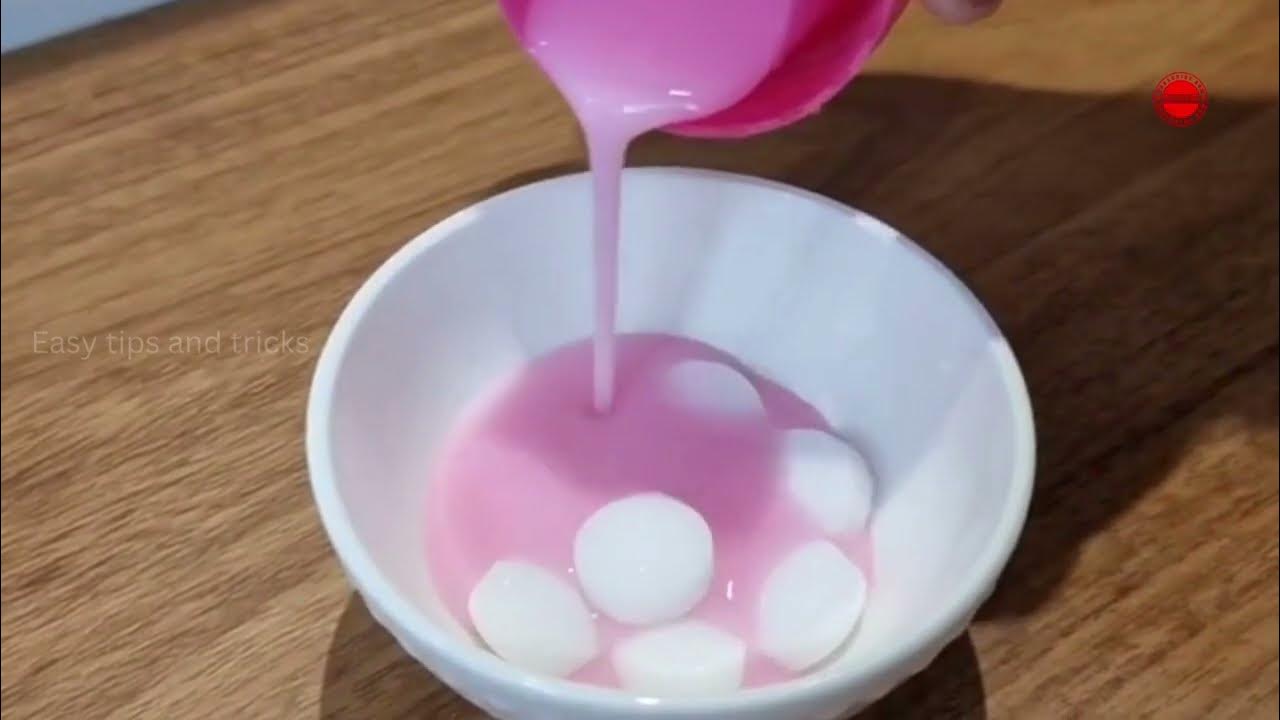 How to mop with mothballs to keep cockroaches, spiders and ants out of