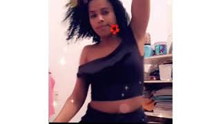 Novinha De Calcinha Dançando Funk