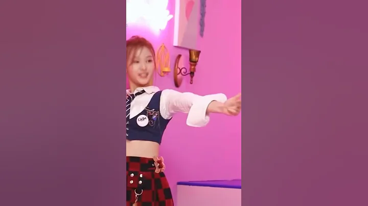 Sana using 🖕🏻😂 #kpop #kpopedit #kpopidol #twice #sana #twicesana #kpopdancecover #kpopdance #once
