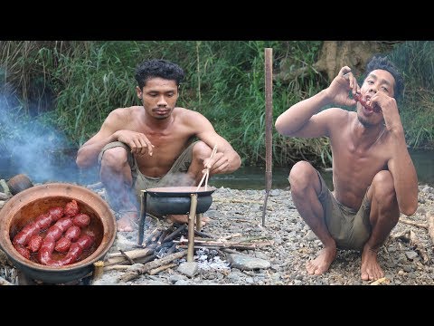 Life Survival – Eating Delicious – Awesome Fried sausages on clay