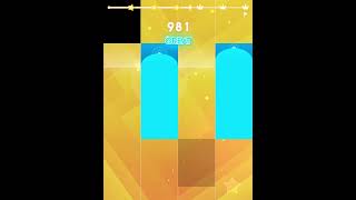 Playing Sunflower by Post Malone on magic tiles three by amanotes screenshot 5