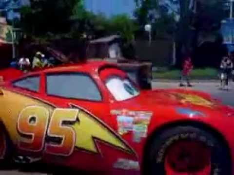 Lightning McQueen *** El Rayo McQueen (Cars)