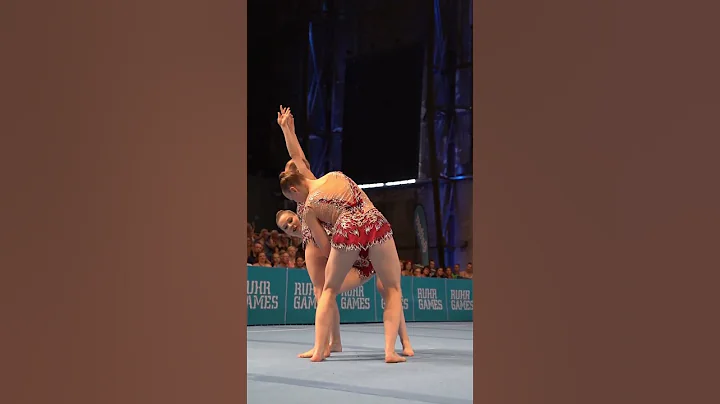 WOW see this TWIST in the air..... #acrobatic #circus #sportakrobatik #gymnasticsgirl