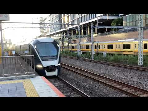 E261系特急サフィール￼踊り子2号東京行き川崎駅通過優しい警笛有り