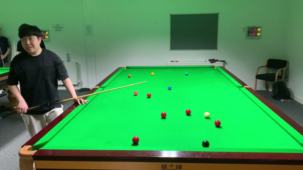 Snooker in Sheffield, frame between two fantastic young players