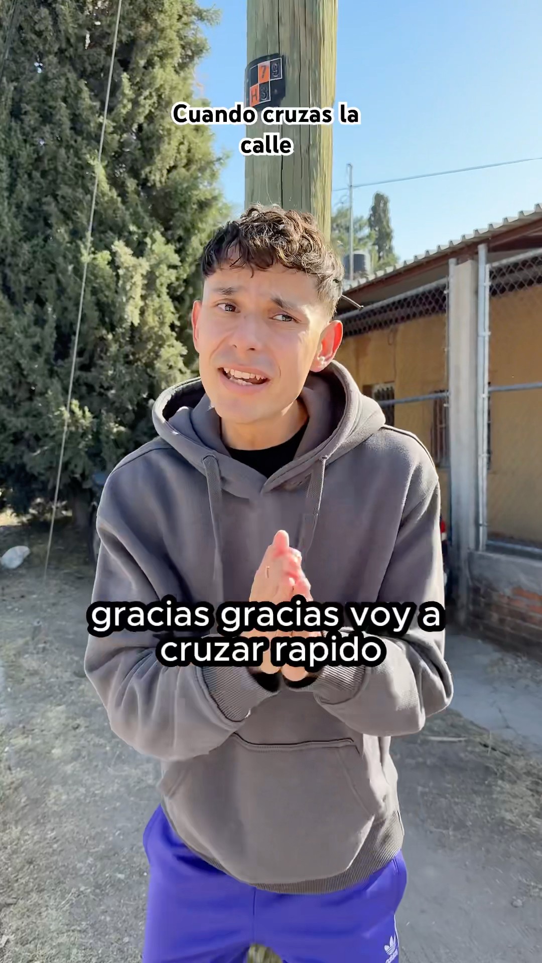 Cuando cruzas la calle VS cuando tú vas manejando
