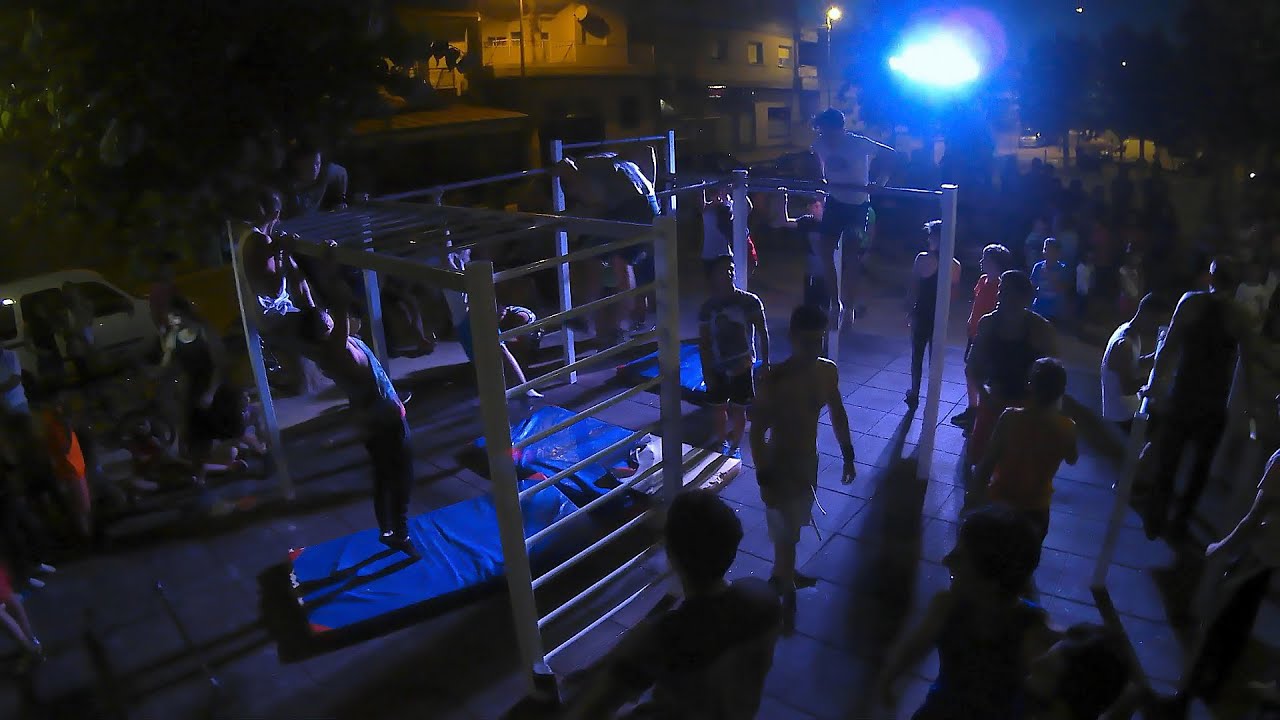 exhibición de Street Workout en Llano de Brujas Murcia