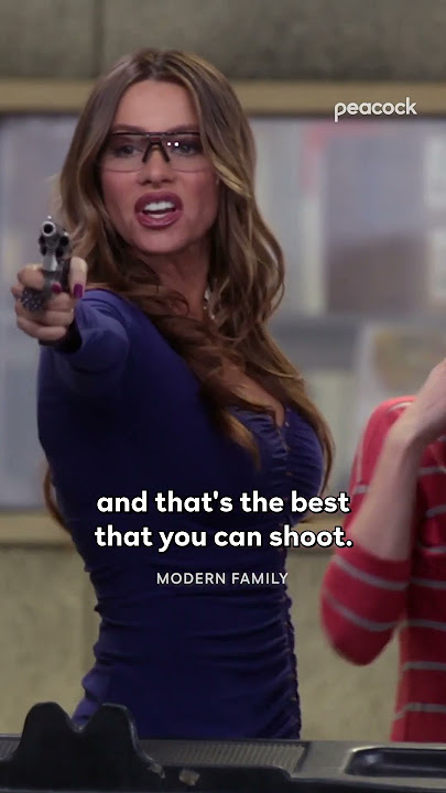 don’t let Gloria’s pretty nails fool you #ModernFamily #GloriaPritchett #SofiaVergara #Shorts