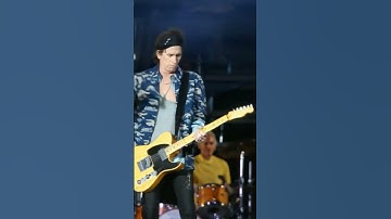 Keith Richards MELTS the Stage with This Blistering Guitar Solo 🔥🎸 #keithrichards #rollingstones