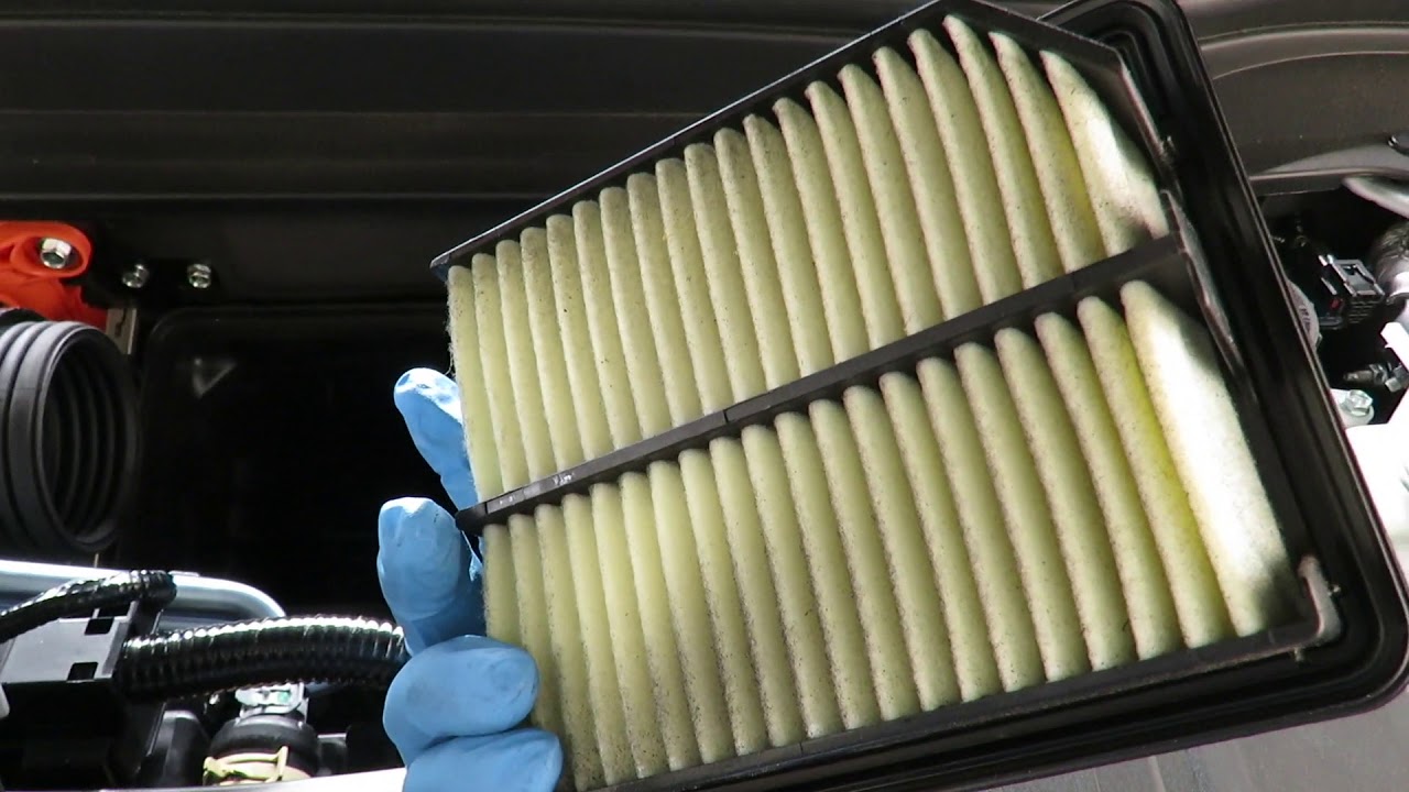 Changing the engine air filter on the 2018-2021 Honda Accord Hybrid - YouTube
