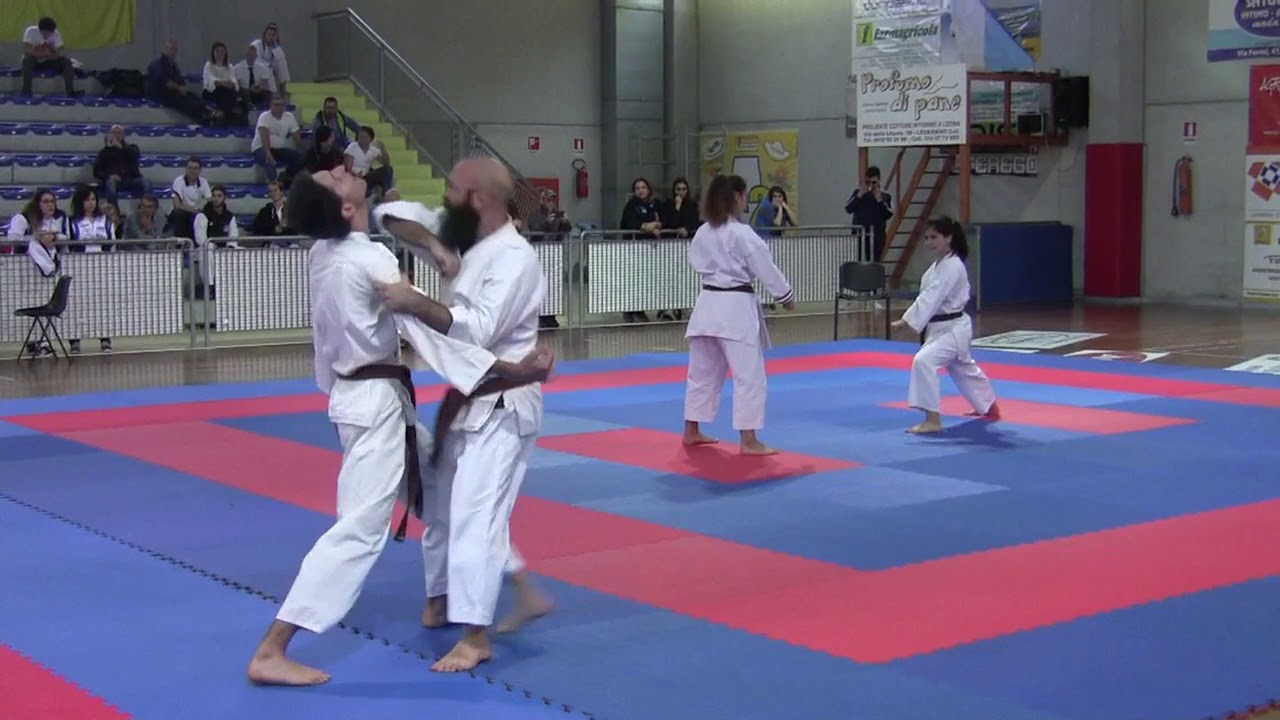 Esami Regionali per Primo, Secondo e Terzo Dan Fijlkam karate Puglia -  YouTube
