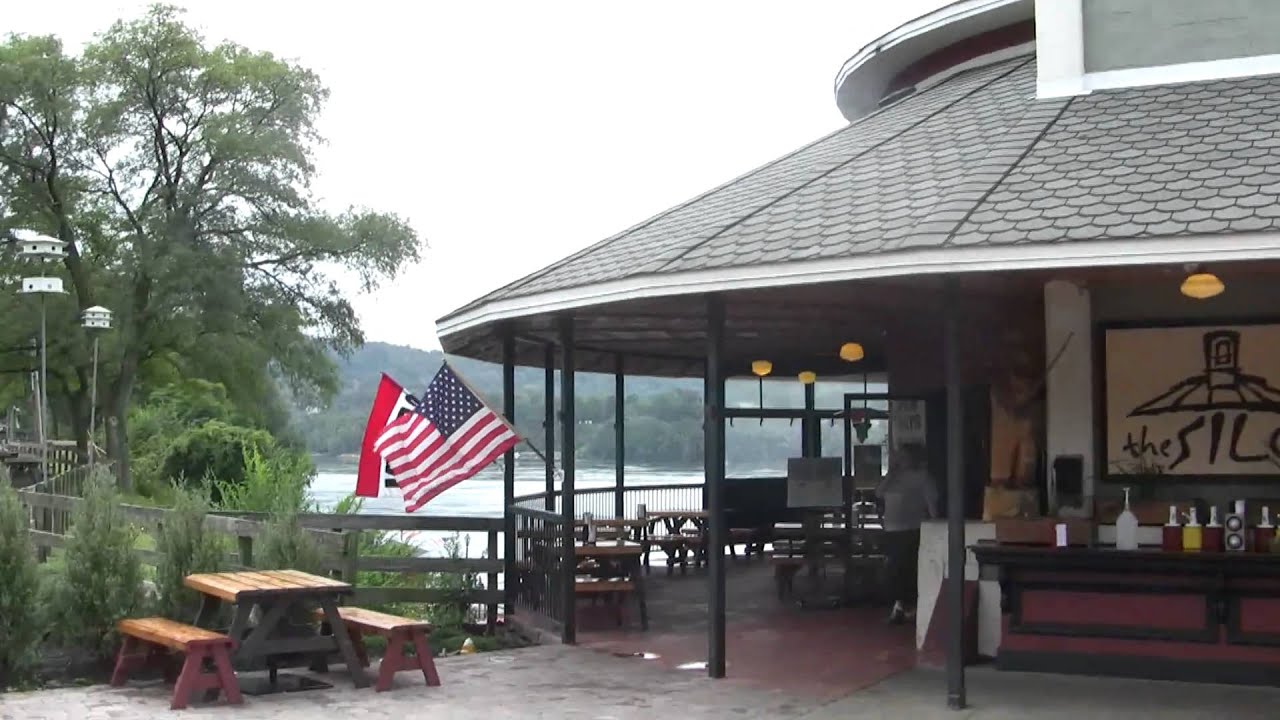 A great place to eat in Lewiston, NY. - YouTube