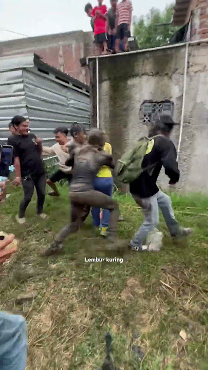 Download lagu OPPA ADUL jadi kuda lumping kejar CEWEK CANTIK