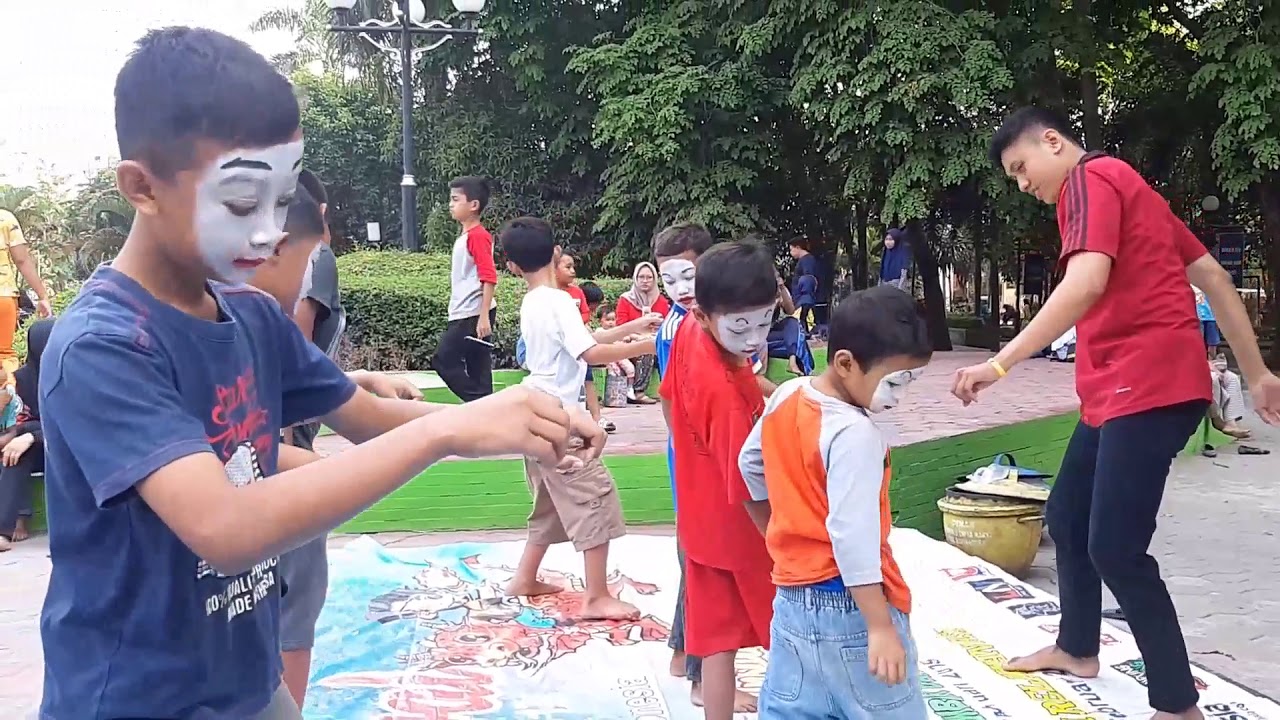 Latihan bersama Matoh Mime di Alun-alun Bojonegoro