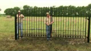 Farrow Fencing DIY Driveway Gate Installation Video.