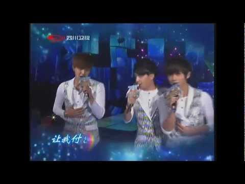 小鬼黃鴻升 20110917 - 中國愛大歌會 主持人演唱 莫斯科沒有眼淚 向Twins致敬