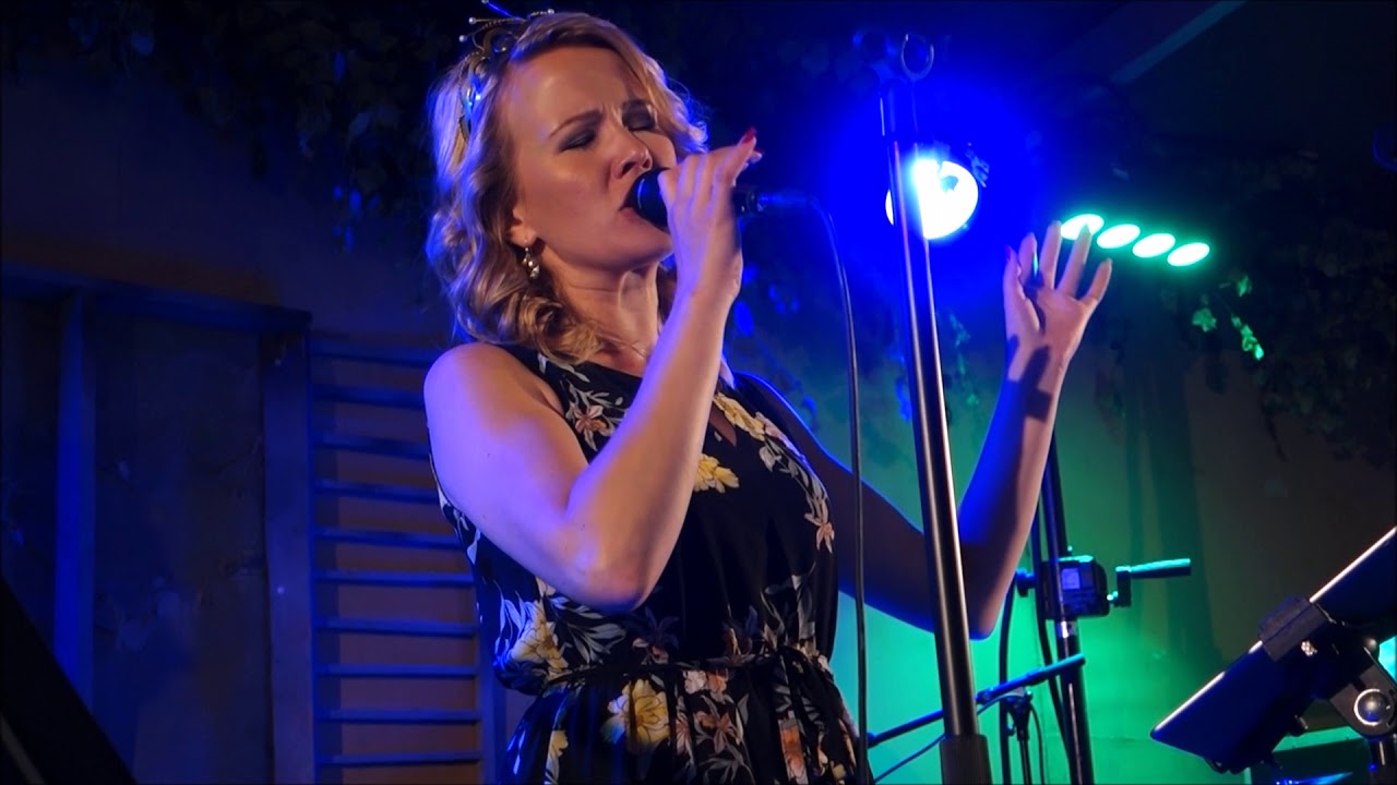 Tangokuningatar 2018 Saana Sassali - Rannalla