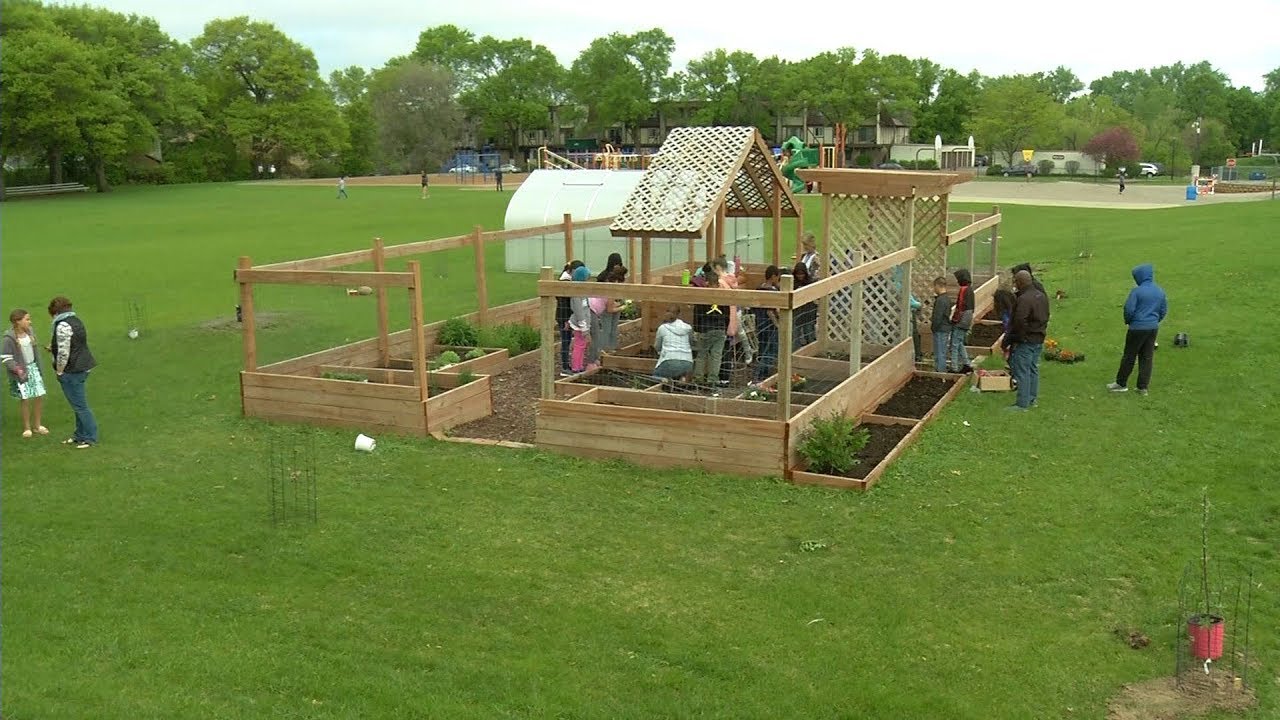 Lakeview Elementary Students Plant Community Garden center for reproductive rights