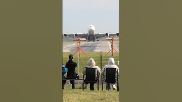 Emirates Airbus a380 takeoff ❤️✈️🇬🇧the world’s biggest passenger jet 🌍#aviation