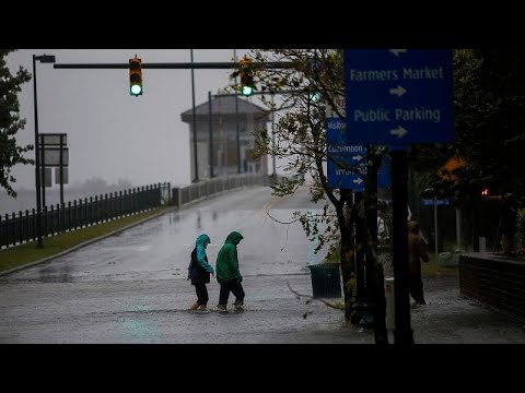 Video: L'uragano Firenze Dovrebbe Colpire Le Caroline Con Venti E Inondazioni Estremi
