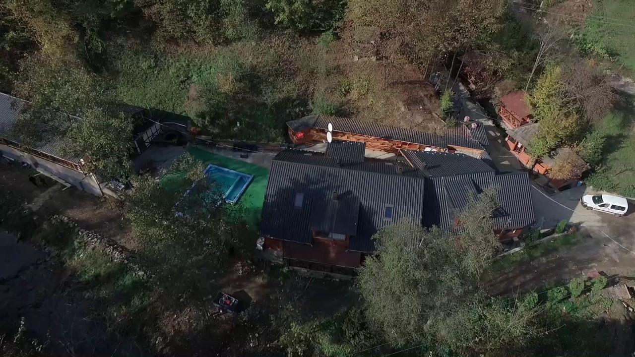 Відпочинок в Карпатах - аерозйомка готелю Гуцульська Гражда, Виженка