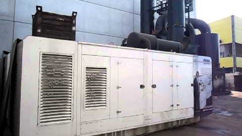 Generating sets PERINGENERATORS alimentano trituratore del ferro