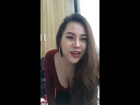 Gái xinh bán hàng online thay đồ trực tiếp Phần 5 part 1