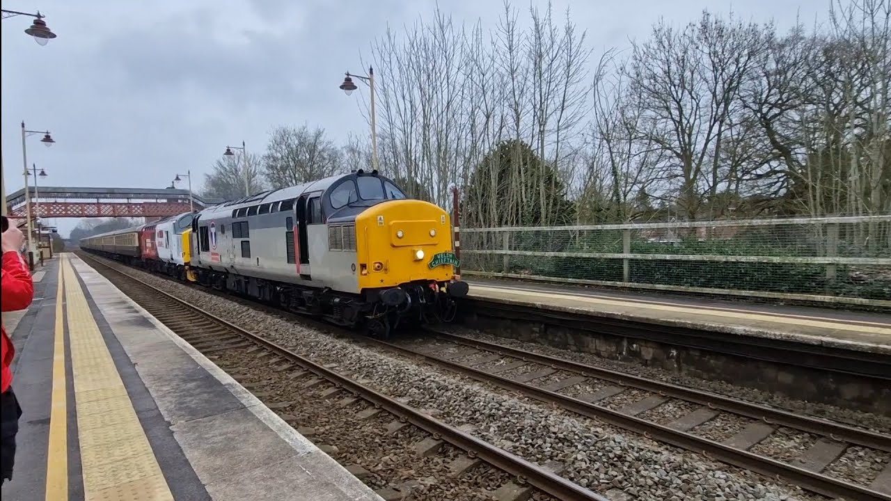 Double class 37 THRASH throught codsall! Trains at codsall with @thedailyconductor