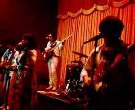 white-shoes-the-couples-company-nothing-to-fear-live-homemade