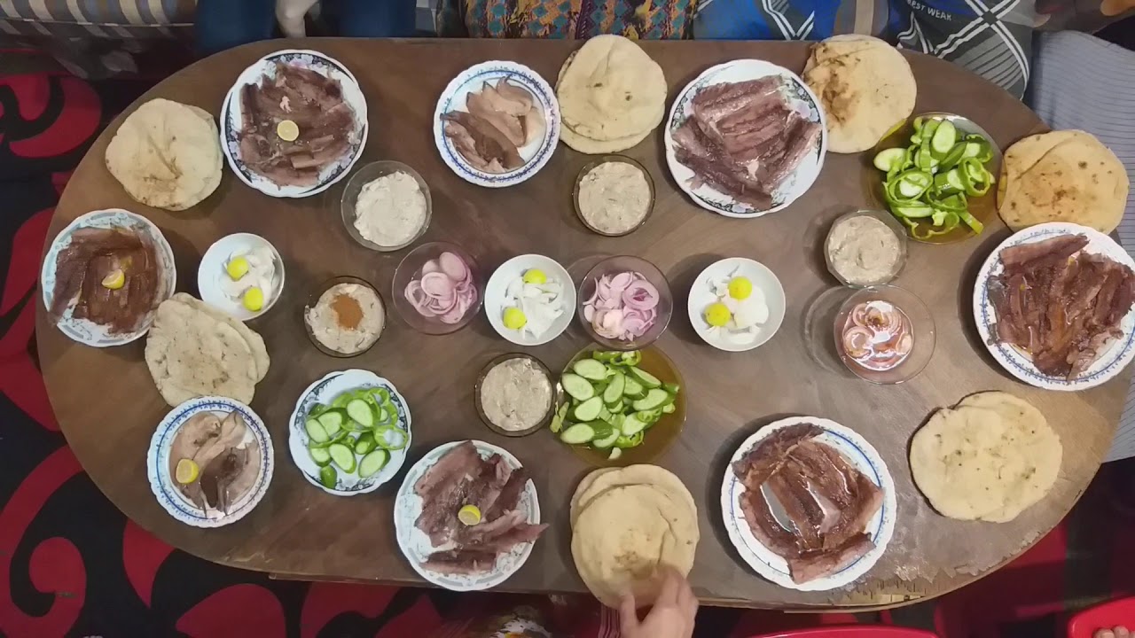 اول يوم العيد اكله رنجه وسلطه الرنجه تحفة - YouTube