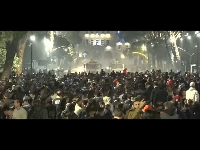 🔴Revolta studentore në ditën e dytë, protestuesit te Kryeministria. Përplasje me policinë
