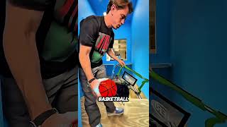 Er Hat Einen Geheimen Raum Unter Der Erde Gebaut