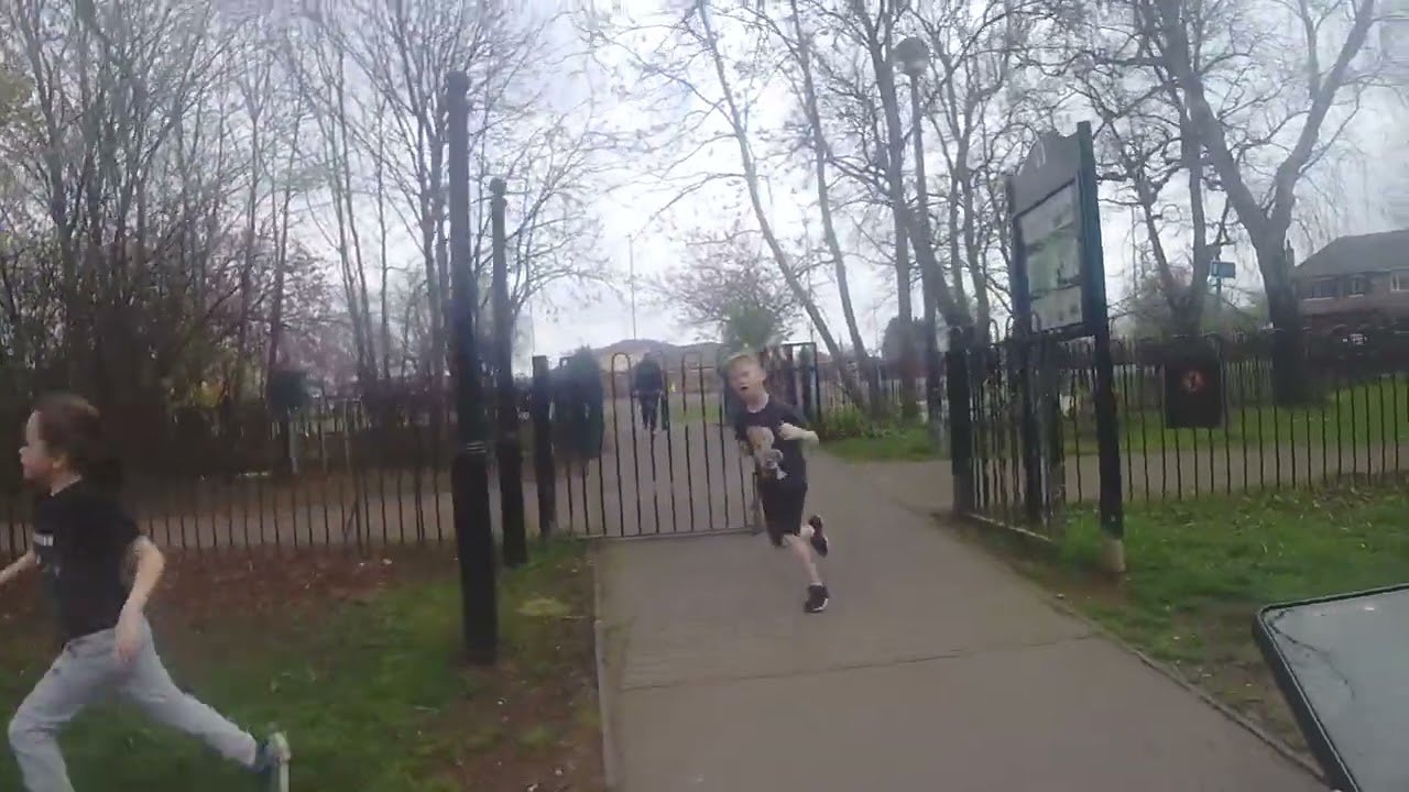 Vlog #6 Walking In Albert Park, Middlesbrough.